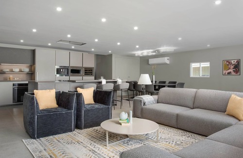 Three Rivers House | Relaxing Lake Home Meets Contemporary Design