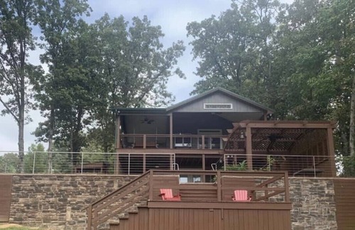 Ozark House | Relaxing Lakefront Getaway