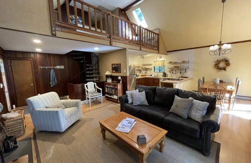 Smallwood House | Relaxing Lakefront, Very Clean. Great for Families.