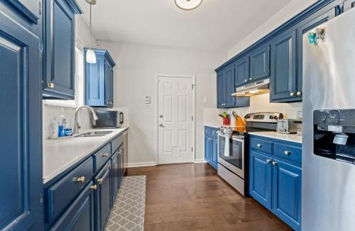 Shenandoah House | Relaxing Lakeview Retreat - Sleeps 6!