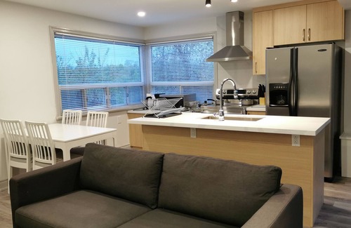 North York Apartment | Relaxing Lilac10-mins to the Airport