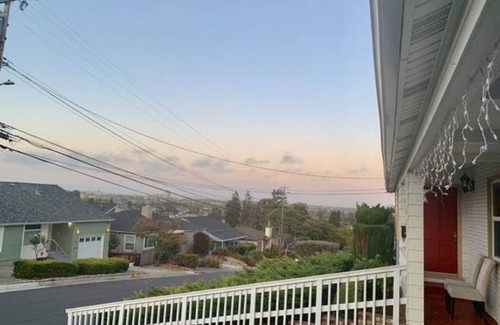 Sugarloaf House | Relaxing long term stay in hillside San Mateo, CA
