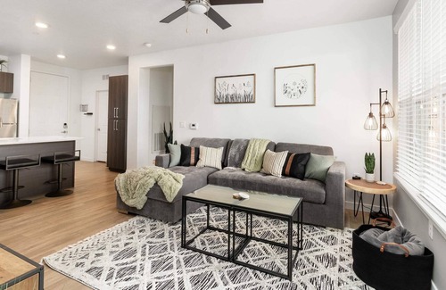 Draper Apartment | Relaxing Luxury Stay King Beds Pool Fitness Center