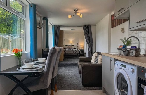 Bredhurst House | Relaxing Medway Stay | Garden & Motorway Access