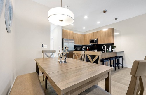 Four Corners House | Relaxing Nature Escapade with Game Room