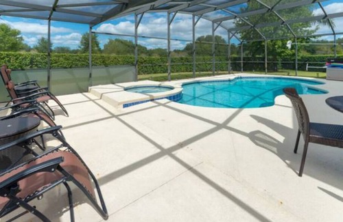 Silver Creek House | Relaxing newly remodeled house near Disney Grill Area, Spa & Pool, Garden Tubs