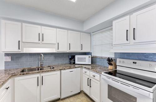 Satellite Beach Condo | Relaxing Oceanfront Condo with Steps to Beach & Heated Pool 🌴