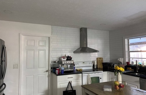 Brandon House | Relaxing One-Bedroom Getaway w/Pool, Near Parks & Springs!
