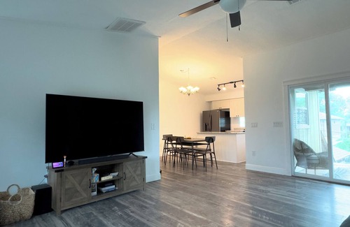 Memphis House | Relaxing Palmetto Oasis: Cozy 3 bed 2 bath with Pool, Patio & near Boat Launches