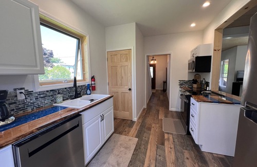 Straits of Mackinac House | Relaxing Paradise overlooking Lake Huron one block from Downtown