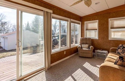 Larsen Cottage | Relaxing, Peaceful Getaway on the Water