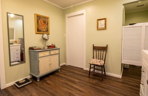 Pittsburg House | Relaxing piney woods barndominium on 75 acres.