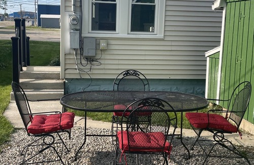Port Clinton House | Relaxing Port Clinton Getaway