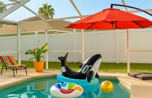 Spring Hill House | Relaxing/Private 4 Bedroom House w/HeatedPool