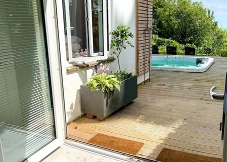 Niton Apartment | Relaxing private entrance ensuite room with stunning sea view and swimspa