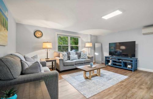 Centerville House | Relaxing Retreat just Minutes to Beach