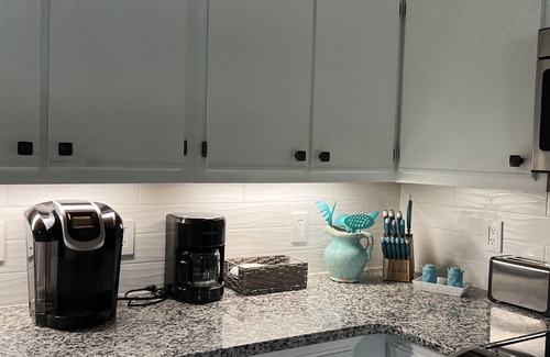 Table Rock Condo | "Relaxing Retreat" No Stairs~Indoor Pool~Wifi~Lake View~Golf~Trout~Pickleball