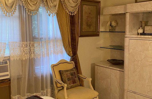 Teaneck House | Relaxing room in private house close to New York City