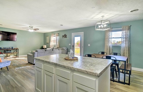 Russell Springs House | Relaxing Russell Springs Retreat w/ Fire Pit!