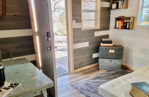 Gore Cabin | 🚤 Relaxing Setting | Convenient Location! 🚤