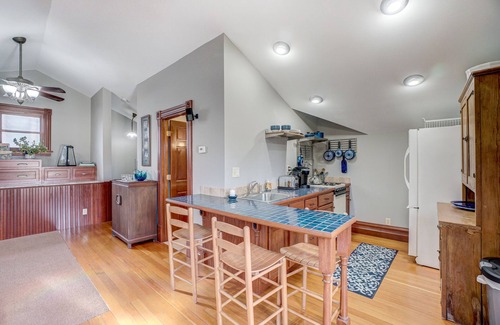 Stillwater Apartment | Relaxing South Hill Loft - Studio Apartment in Historic Stillwater Minnesota