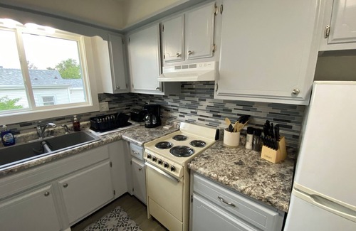 Cedar Rapids - Iowa City Apartment | Relaxing Space
