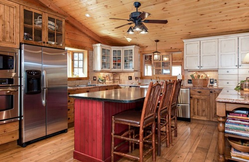 Carbondale House | Relaxing, spacious Rocky Mountain log retreat- convenient Roaring Fork location!
