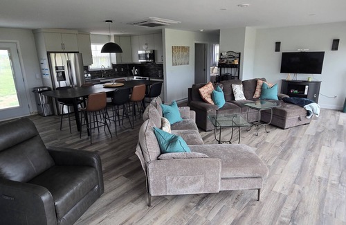 Port Philip House | Relaxing spot on the water. Close to many golf courses in the area.