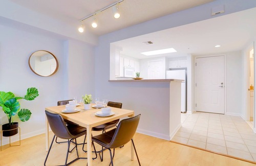 Ballston Apartment | Relaxing Stay in Prime Ballston Location