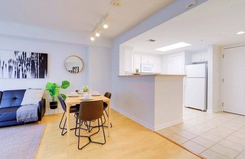 Ballston Apartment | Relaxing Stay in Prime Ballston Location