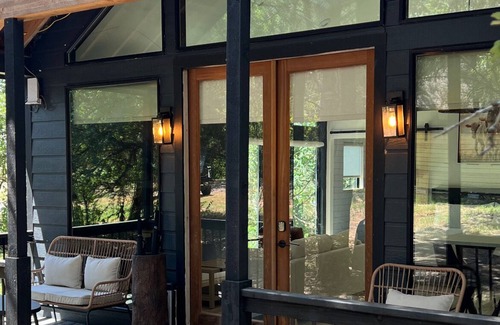 Cedar Creek Cabin | Relaxing stay on a Modern Ranch