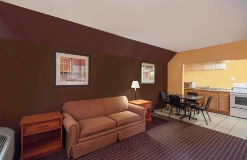 Odessa Hotel | Relaxing Stay with Kitchenette Near UTPB & Airport w/Parking Included