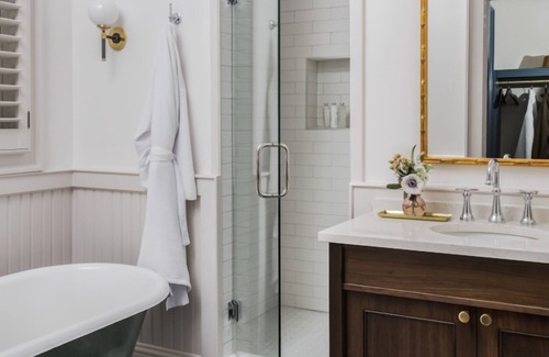 Mount Berry Hotel | Relaxing Stay with Golf, Spa, and Outdoor Pool! Pets Allowed!
