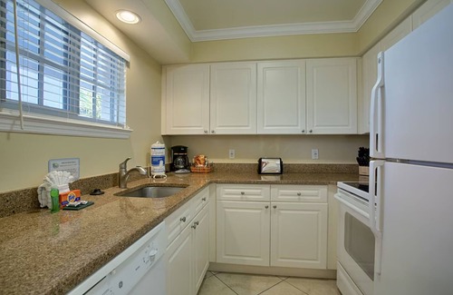 Indian Shores Apartment | Relaxing Suite w/Kitchen | Steps to Beach, Pool, Parking, Fishing Dock!