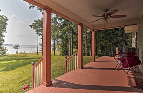 Jefferson Cottage | Relaxing Texas Getaway, 1 Mile to Boat Ramp!