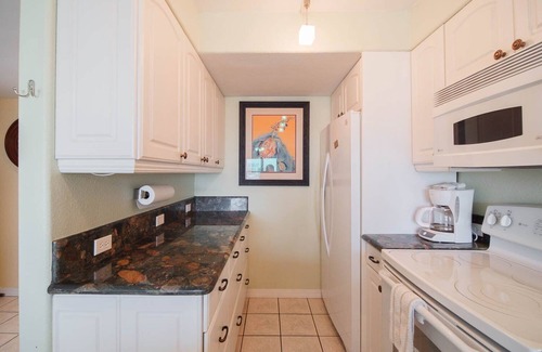 South Padre Island Condo | Relaxing Top Floor Corner 2BR Condo with Great View - 3 Minute Walk To The Beach! by RedAwning