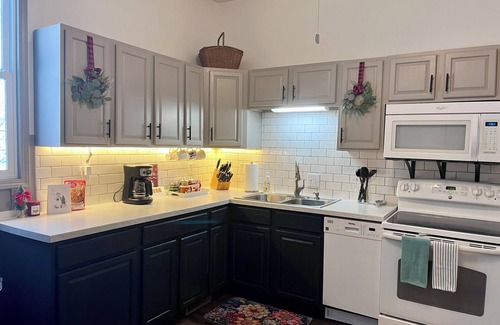 Downtown Dubuque House | Relaxing Townhouse Downtown Dubuque