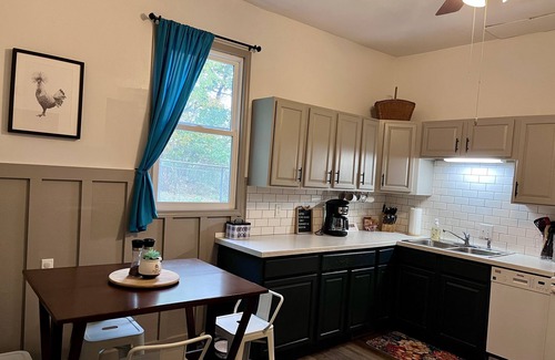 Downtown Dubuque House | Relaxing Townhouse Downtown Dubuque