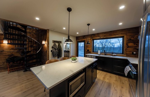 Rising Sun Cabin | Relaxing Treehouse Cabin-2Bd/1Ba with HotTub & Sauna
