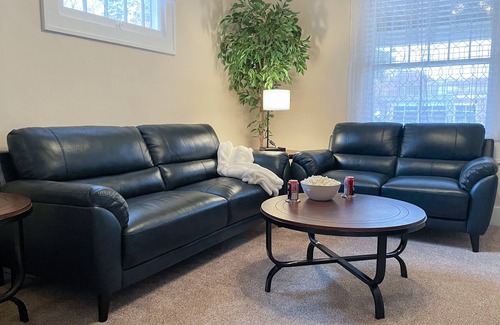 Rock Island Apartment | Relaxing Two Bedroom Close to Trinity and Augustana