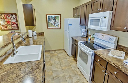 Heber Condo | Relaxing vacation, Condo resort, Bison Ranch