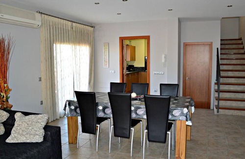 Sant Pere Pescador House | Relaxing Villa with Pool, Garden, BBQ & Parking, Near Beach - Pet Friendly, Sleeps 8