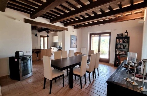 Castelraimondo Villa | Relaxing Villa with Large Garden