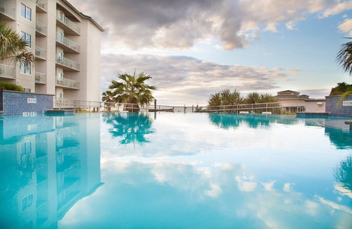 Beachside Village Apartment | Relaxing Villa with Pool + Great Amenities