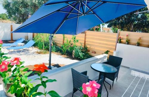 Ag. Georgios Bed & Breakfast | Relaxrooms, room with 1 queen size bed