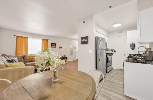 Oklahoma City House | Relaxstay - Cozy Townhouse in Nw Okc