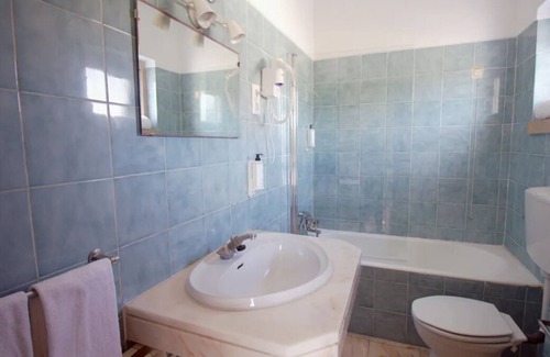 Praia das Macas House | Relish in Modern-Style Comfort! Sun Terrace, Beachfront and Pets are Welcome!