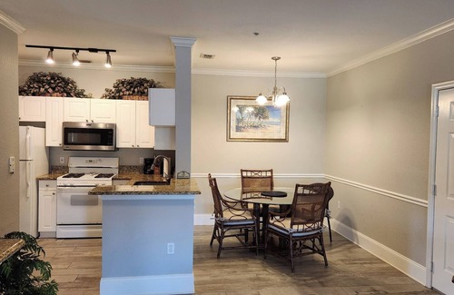 Clearwater Condo | Relocate/Vacay in Clearwater-TampaBay 2King/2BA Waterfront