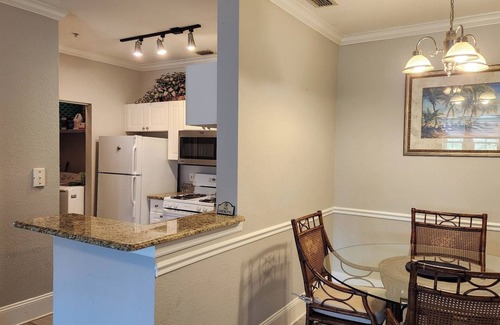 Clearwater Condo | Relocate/Vacay in Clearwater-TampaBay 2King/2BA Waterfront