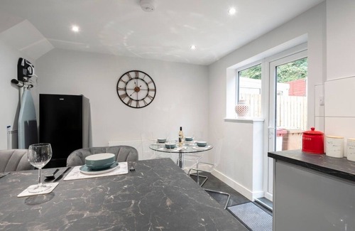 Scunthorpe Apartment | Relocation l Groups l Sleeps6
